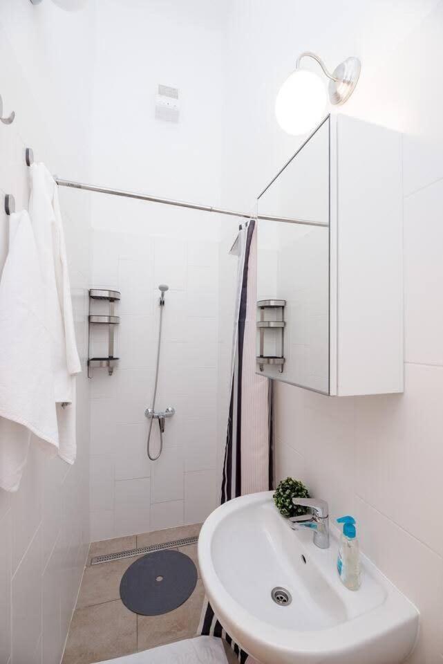 Brand New Central Ac Apartment Budapeste Exterior foto