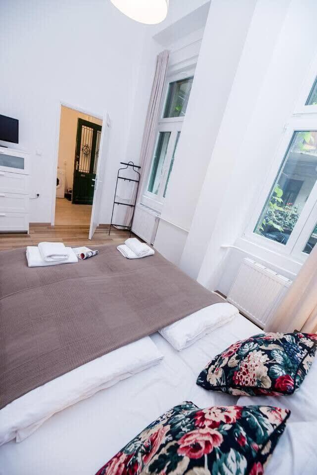 Brand New Central Ac Apartment Budapeste Exterior foto