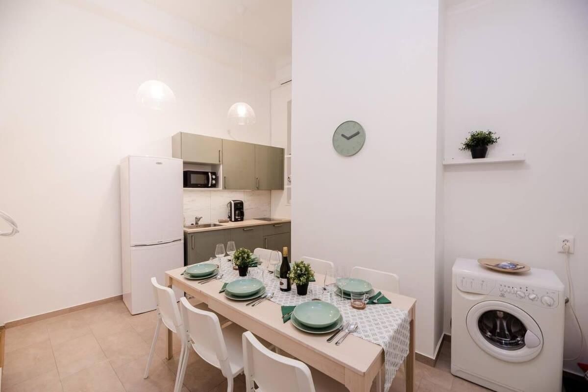 Brand New Central Ac Apartment Budapeste Exterior foto